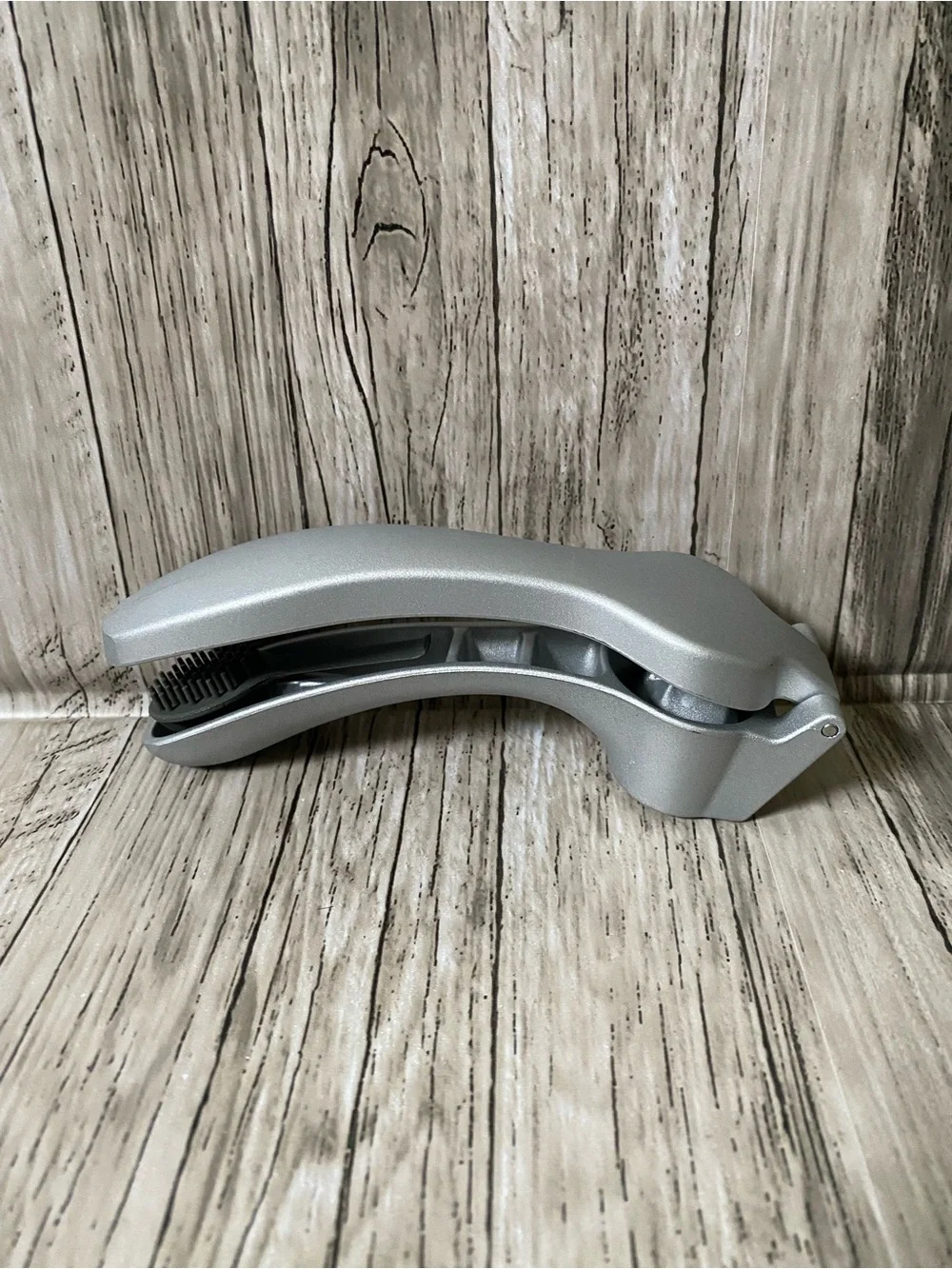 Pampered Chef Silver Handheld Garlic Press